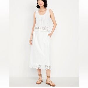 Old Navy White Eyelet Skirt - Size Large